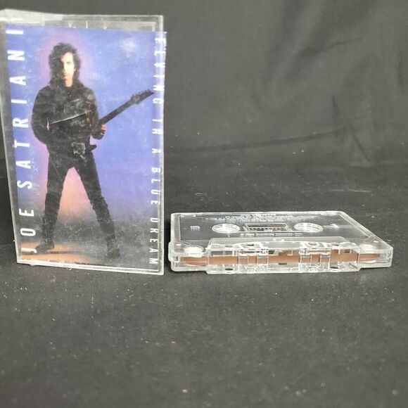 JOE SATRIANI - FLYING IN A BLUE DREAM [Cassette] - Picture 2 of 3
